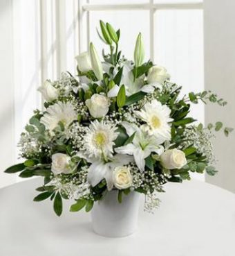Lilyumlar Gerberalar ve Beyaz Güller